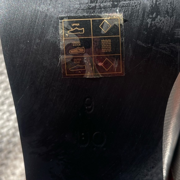 Urban Outfitter Silver Mules - Size 9 - Picture 7 of 9